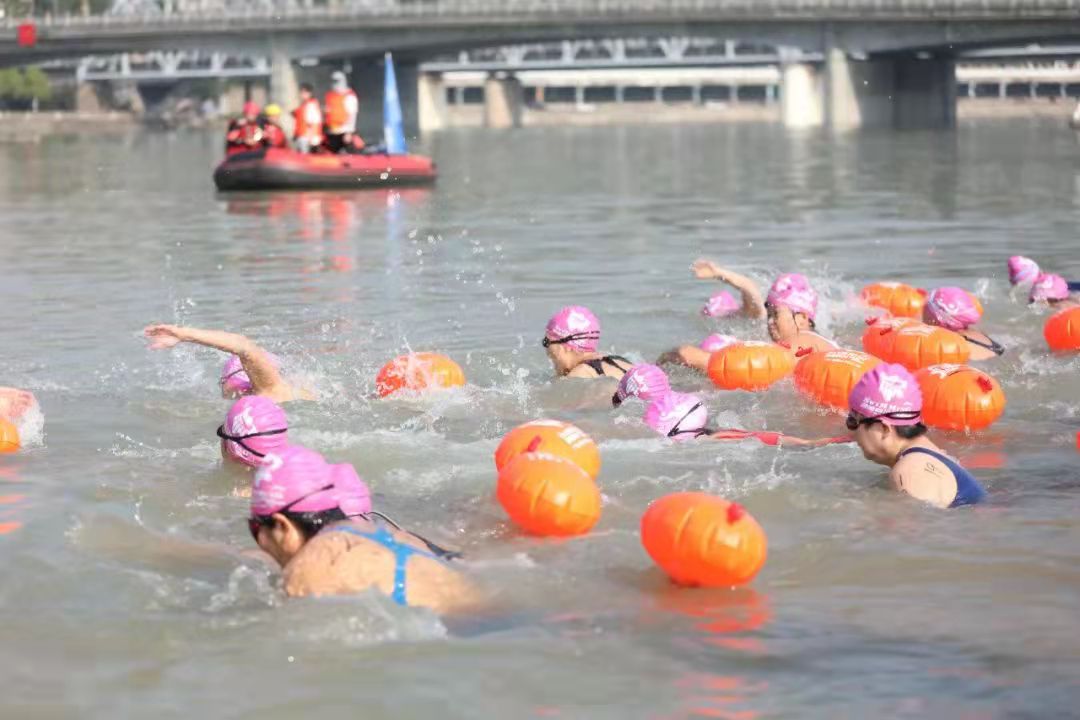 ​“游遍四川”2021年广元“横渡嘉陵江”公开水域游泳比赛隆重举行