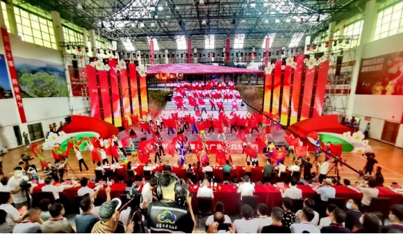 苍溪县：“舞出中国红 喜迎二十大”四川省第六届群众广场舞总结展演活动在我县隆重举行